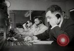Immagine di Pock marchi sul parabrezza Seattle Washington USA, 1954, secondo 28 filmato di repertorio 65675026993