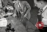 Immagine di Pock marchi sul parabrezza Seattle Washington USA, 1954, secondo 31 filmato di repertorio 65675026993