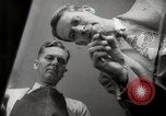 Immagine di Pock marchi sul parabrezza Seattle Washington USA, 1954, secondo 34 filmato di repertorio 65675026993