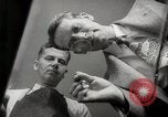 Immagine di Pock marchi sul parabrezza Seattle Washington USA, 1954, secondo 35 filmato di repertorio 65675026993