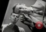 Immagine di Pock marchi sul parabrezza Seattle Washington USA, 1954, secondo 37 filmato di repertorio 65675026993