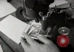 Immagine di Pock marchi sul parabrezza Seattle Washington USA, 1954, secondo 40 filmato di repertorio 65675026993