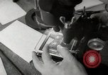 Immagine di Pock marchi sul parabrezza Seattle Washington USA, 1954, secondo 41 filmato di repertorio 65675026993