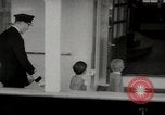 Immagine di Il principe Carlo e la principessa Anna Regno Unito, 1954, secondo 20 filmato di repertorio 65675026996