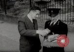 Immagine di Olio di ippoglosso per animali Regno Unito, 1954, secondo 8 filmato di repertorio 65675026998