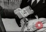 Immagine di Olio di ippoglosso per animali Regno Unito, 1954, secondo 11 filmato di repertorio 65675026998