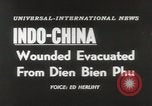 Immagine di Air drop di forniture mediche e cura dei feriti Dien Bien Phu Vietnam, 1954, secondo 17 filmato di repertorio 65675026999