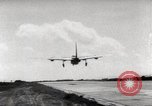 Immagine di Air drop di forniture mediche e cura dei feriti Dien Bien Phu Vietnam, 1954, secondo 26 filmato di repertorio 65675026999