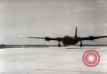 Immagine di Air drop di forniture mediche e cura dei feriti Dien Bien Phu Vietnam, 1954, secondo 27 filmato di repertorio 65675026999