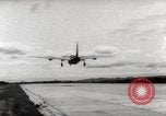 Immagine di Air drop di forniture mediche e cura dei feriti Dien Bien Phu Vietnam, 1954, secondo 34 filmato di repertorio 65675026999