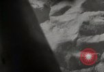 Immagine di Air drop di forniture mediche e cura dei feriti Dien Bien Phu Vietnam, 1954, secondo 41 filmato di repertorio 65675026999