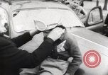 Standbild boy auf einem Motorrad Frankreich, 1954, aus Sekunde 6 historischem Filmmaterial Videoclip 65675027004
