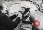 Standbild boy auf einem Motorrad Frankreich, 1954, aus Sekunde 9 historischem Filmmaterial Videoclip 65675027004
