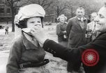 Standbild boy auf einem Motorrad Frankreich, 1954, aus Sekunde 10 historischem Filmmaterial Videoclip 65675027004