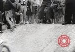Standbild boy auf einem Motorrad Frankreich, 1954, aus Sekunde 16 historischem Filmmaterial Videoclip 65675027004