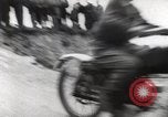 Standbild boy auf einem Motorrad Frankreich, 1954, aus Sekunde 21 historischem Filmmaterial Videoclip 65675027004