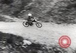 Standbild boy auf einem Motorrad Frankreich, 1954, aus Sekunde 32 historischem Filmmaterial Videoclip 65675027004