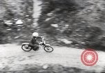 Standbild boy auf einem Motorrad Frankreich, 1954, aus Sekunde 34 historischem Filmmaterial Videoclip 65675027004