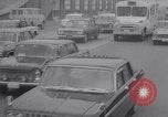 Immagine di Riciclare le vecchie autovetture Giappone, 1965, secondo 4 filmato di repertorio 65675027009