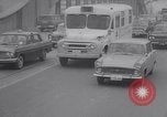 Immagine di Riciclare le vecchie autovetture Giappone, 1965, secondo 6 filmato di repertorio 65675027009