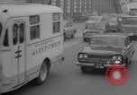 Immagine di Riciclare le vecchie autovetture Giappone, 1965, secondo 8 filmato di repertorio 65675027009