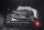 Immagine di Riciclare le vecchie autovetture Giappone, 1965, secondo 31 filmato di repertorio 65675027009