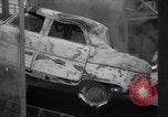 Immagine di Riciclare le vecchie autovetture Giappone, 1965, secondo 35 filmato di repertorio 65675027009