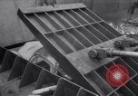 Immagine di Riciclare le vecchie autovetture Giappone, 1965, secondo 45 filmato di repertorio 65675027009