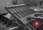 Immagine di Riciclare le vecchie autovetture Giappone, 1965, secondo 46 filmato di repertorio 65675027009