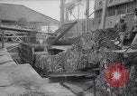 Immagine di Riciclare le vecchie autovetture Giappone, 1965, secondo 52 filmato di repertorio 65675027009