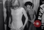 Image fashion en tennis London England Royaume-Uni, 1965, de la seconde 57 séquences d'archives historiques vidéo 65675027010
