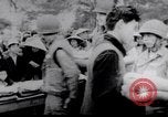 Standbild Flüchtling Pflege nach der Schlacht von Hue Hue Vietnam, 1968, aus Sekunde 24 historischem Filmmaterial Videoclip 65675027017