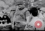 Standbild Flüchtling Pflege nach der Schlacht von Hue Hue Vietnam, 1968, aus Sekunde 30 historischem Filmmaterial Videoclip 65675027017