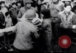 Standbild Flüchtling Pflege nach der Schlacht von Hue Hue Vietnam, 1968, aus Sekunde 31 historischem Filmmaterial Videoclip 65675027017