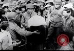 Standbild Flüchtling Pflege nach der Schlacht von Hue Hue Vietnam, 1968, aus Sekunde 33 historischem Filmmaterial Videoclip 65675027017