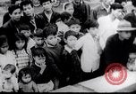 Standbild Flüchtling Pflege nach der Schlacht von Hue Hue Vietnam, 1968, aus Sekunde 40 historischem Filmmaterial Videoclip 65675027017