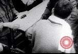 Standbild Flüchtling Pflege nach der Schlacht von Hue Hue Vietnam, 1968, aus Sekunde 50 historischem Filmmaterial Videoclip 65675027017