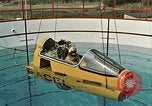 Standbild drei Punkt trennen für Unterwasser Escape United States USA, 1965, aus Sekunde 11 historischem Filmmaterial Videoclip 65675027020