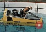 Standbild drei Punkt trennen für Unterwasser Escape United States USA, 1965, aus Sekunde 31 historischem Filmmaterial Videoclip 65675027020