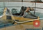 Standbild drei Punkt trennen für Unterwasser Escape United States USA, 1965, aus Sekunde 33 historischem Filmmaterial Videoclip 65675027020