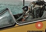 Standbild drei Punkt trennen für Unterwasser Escape United States USA, 1965, aus Sekunde 35 historischem Filmmaterial Videoclip 65675027020