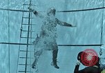 Standbild Unterwasser jet austritt United States USA, 1965, aus Sekunde 28 historischem Filmmaterial Videoclip 65675027021