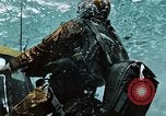 Standbild Unterwasser jet austritt United States USA, 1965, aus Sekunde 59 historischem Filmmaterial Videoclip 65675027021
