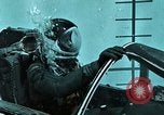 Standbild Unterwasser Luft entweichen Embolie United States USA, 1965, aus Sekunde 8 historischem Filmmaterial Videoclip 65675027022