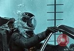 Standbild Unterwasser Luft entweichen Embolie United States USA, 1965, aus Sekunde 10 historischem Filmmaterial Videoclip 65675027022