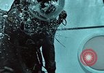 Standbild Unterwasser Luft entweichen Embolie United States USA, 1965, aus Sekunde 14 historischem Filmmaterial Videoclip 65675027022