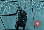 Standbild Unterwasser Luft entweichen Embolie United States USA, 1965, aus Sekunde 18 historischem Filmmaterial Videoclip 65675027022