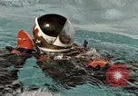 Standbild Unterwasser Luft entweichen Embolie United States USA, 1965, aus Sekunde 29 historischem Filmmaterial Videoclip 65675027022