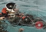 Standbild Unterwasser Luft entweichen Embolie United States USA, 1965, aus Sekunde 30 historischem Filmmaterial Videoclip 65675027022