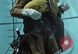 Standbild Unterwasser Luft entweichen Embolie United States USA, 1965, aus Sekunde 40 historischem Filmmaterial Videoclip 65675027022